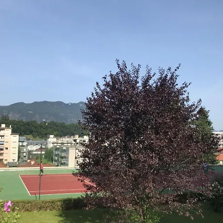 T1 Bis 35m² Avec Terrasse Exposee Sud/est Et Parking Prive - Fr-1-555-80 엑스레뱅